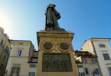 Italy, Rome, 14 Piazza Campo de' Fiori, statue of Giordano Bruno, side view