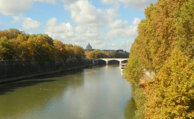 Italy, Rome, 123 Lungotevere dei Tebaldi, view of the river Tiber and the Giuseppe Mazzini Bridge (Ponte Giuseppe Mazzini)
