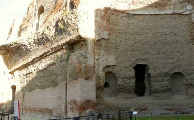 Italy, Rome, Viale delle Terme di Caracalla, Baths of Caracalla (Terme di Caracalla), ruins of ancient bath buildings