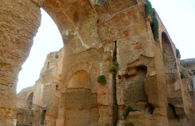 Italy, Rome, Viale delle Terme di Caracalla, Baths of Caracalla (Terme di Caracalla), ruins of ancient bath buildings
