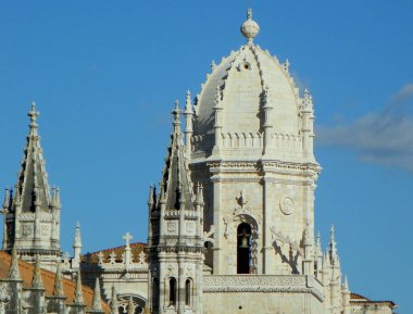 Portugal, Lisbon, Praca do Imperio, Jeronimos Monastery (Mosteiro dos Jeronimos), the main dome and bell towers of the monastery