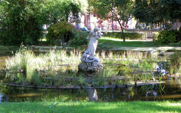 Portekiz Lizbon Yıldız Bahçesi Jardim Estrela Park Bölgesi Heykeli Olan — Stok fotoğraf