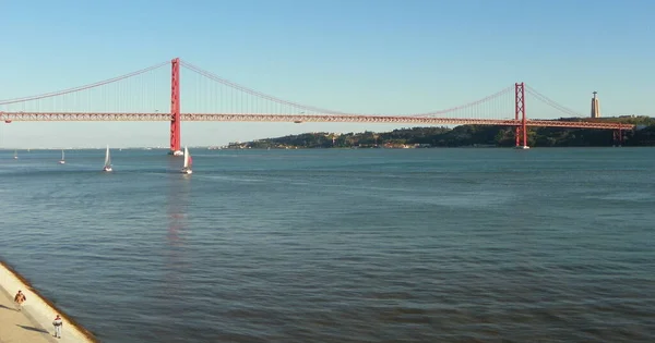 Portugal Lissabon Brasilia Över Vattnet Bukten Och Den April Bridge — Stockfoto
