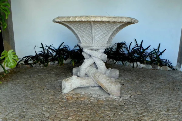 Portugalia Sintra Pałac Pena Kamienny Stół Dekoracyjny Dziedzińcu Pałacu — Zdjęcie stockowe