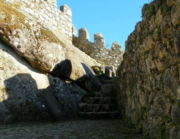 Portugal Sintra Hedarnas Slott Castelo Dos Mouros Fästningsterritorium Gångväg Längs — Stockfoto