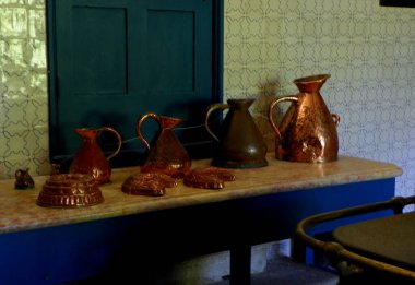Portekiz, Sintra, Park ve Monserrate Sarayı, Saray içi, Bakır tabaklı saray mutfağı