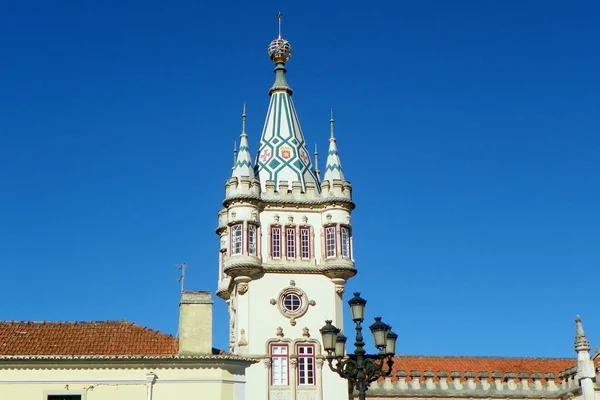葡萄牙 Sintra Largo Virgilio Horta 市政厅 有阳台和窗户的塔楼 — 图库照片