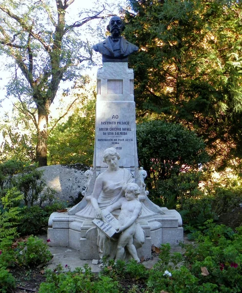 ポルトガル シントラ ボルタ ドゥチェ 博士グレゴリオ ラファエル シルバ ダルマイダへの記念碑 — ストック写真