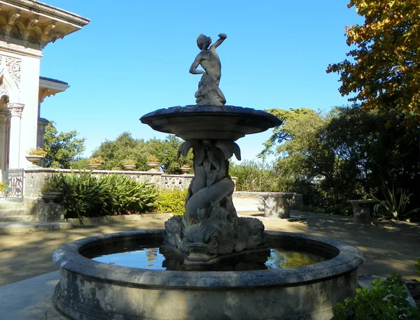 Portugal Sintra Parque Palácio Monserrate Fonte Frente Palácio — Fotografia de Stock