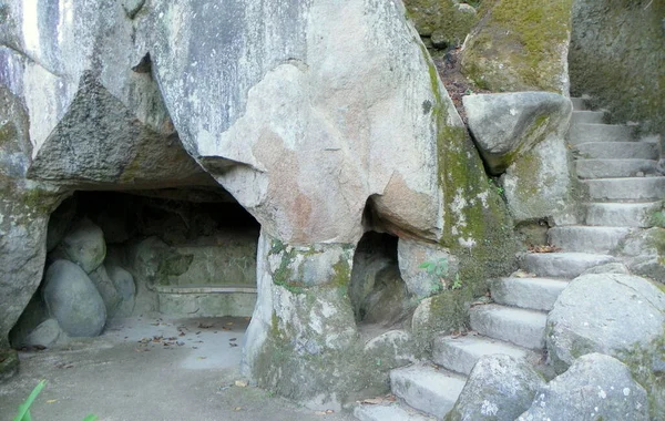 Portugal Sintra Quinta Regaleira Cueva Piedra Escaleras — Foto de Stock