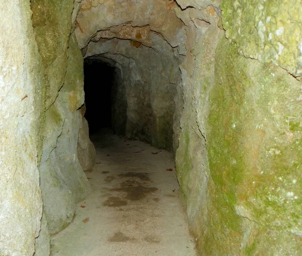 Portugal Sintra Quinta Regaleira Labyrinth Grotto — стокове фото