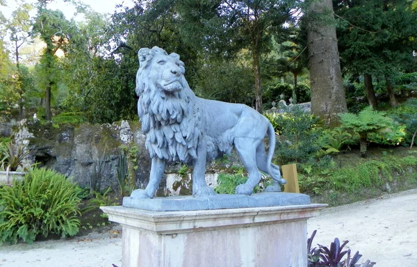 stock image Portugal, Sintra, Quinta da Regaleira, lead lion statue