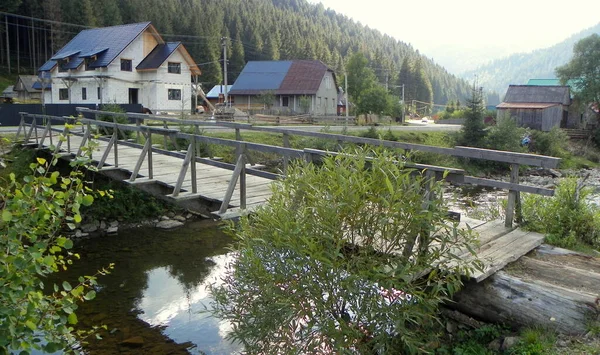 Ukraina Zakarpacie Polana Synewska Drewniany Most Przez Rzekę Tereblję — Zdjęcie stockowe