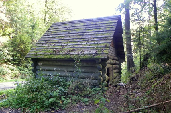 乌克兰 Transcarpathia Synevyrska Polyana 废弃的木屋 — 图库照片