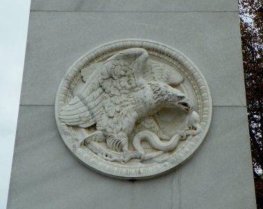 Almanya, Berlin, 3 Unter den Linden, Castle Bridge (Schlossbrucke), köprü desteğinde bas-yardım