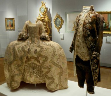 Polonya, Varşova, al. Jerozolimskie 3, Ulusal Müze, Polonyalı aristokratların kostümleri