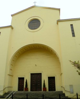 Polonya, Varşova, 4 Tamka, Aziz Teresa Kilisesi, Dzieciatka Jezus, kilise cephesi