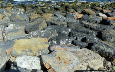 Yunanistan, Girit, Heraklion, Venedik Kalesi Rocca, kıyılarda taş bloklar