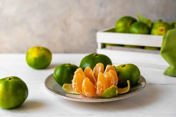 Grupo Satsuma Miyagawa Mandarinas Frutas Plato Caja Madera Una Ellas — Foto de Stock