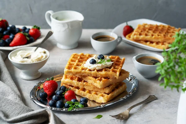 Belgian Waffles Berries White Plate Blueberries Strawberries Two Cups Coffee — Stock Photo, Image