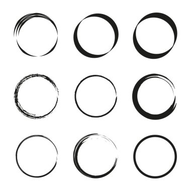 Yuvarlak fırça darbeleri. El çizimi daireler. Artistik grunge yüzükleri. Soyut dairesel elementler. EPS 10.