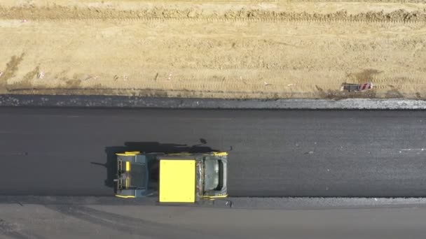 Aerial Shot Roller Laying New Asphalt Layer Air View Special — Stock Video