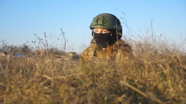 Military Medic Outfit Helmet Hiding Trench Shelling Leaves Enemy Attack — Stok video