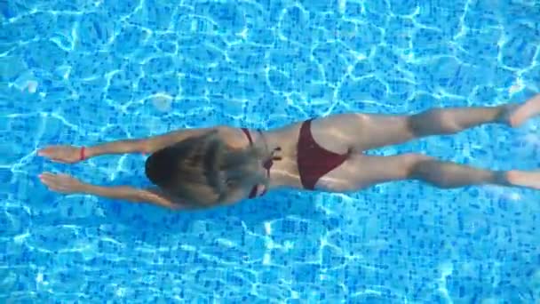Top View Unrecognizable Woman Swimming Water Pool Transparent Clear Water — 图库视频影像