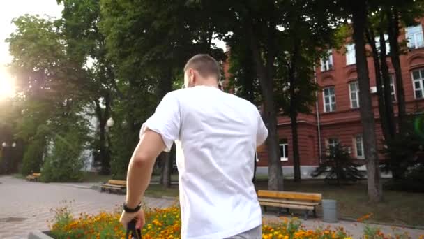 Young Man Casual Wear Running Urban Park Businessman Bag Talking — Stock Video