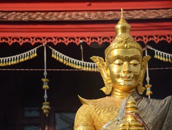 Vista Frontal Cor Dourada Thao Werasuwan Templo Chulamani Província Samut — Fotografia de Stock