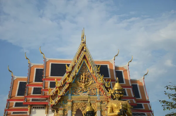 Vista Frontal Thao Wessuwan Fundo Igreja Templo Chulamanee Samut Província — Fotografia de Stock