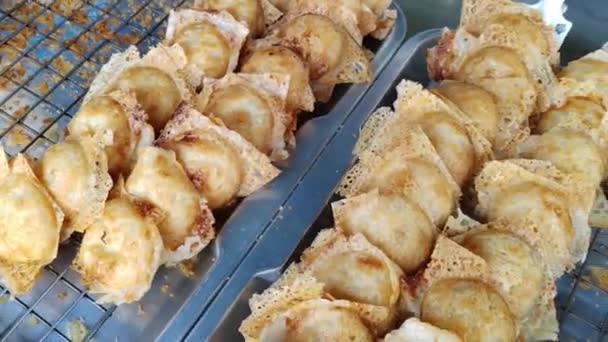 Khanom Krok Παραδοσιακό Ταϊλανδέζικο Επιδόρπιο Κατασκευασμένο Από Καρύδα Γάλα Καρύδας — Αρχείο Βίντεο