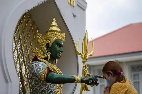 泰国曼谷 2023年4月22日 Thewarat Kunchorn Worawihan寺的Devaraj Neramit或Thep Tanjai神像 — 图库照片