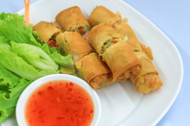 Kızarmış böreğin en üst görüntüsü. Vejetaryen yemeği.