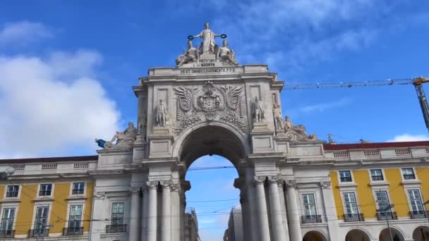 Pessoas Que Atravessam Estrada Lado Rua Augusta Arch Lisboa — Vídeo de Stock