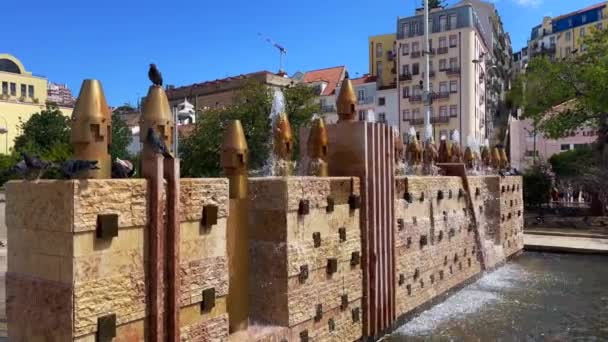 Gołębie Stojące Przy Fontannie Placu Martim Moniz Lizbonie — Wideo stockowe