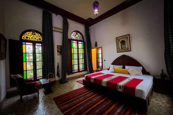 Hiteles Marokkói Hálószoba Belső Tér Hagyományos Bútorokkal Egy Vendégházban — Stock Fotó