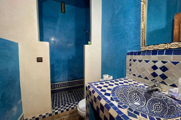 Belsejében Egy Hagyományos Riad Fürdőszoba Marokkóban — Stock Fotó