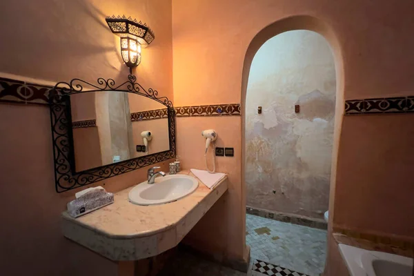 Wnętrze Tradycyjnej Łazienki Riad Maroku — Zdjęcie stockowe