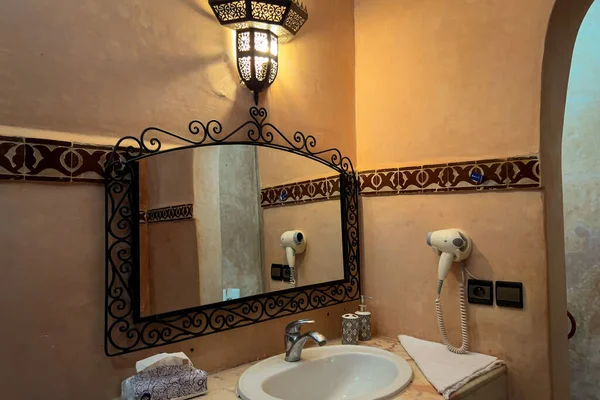 Interiér Tradiční Riad Koupelna Maroku — Stock fotografie
