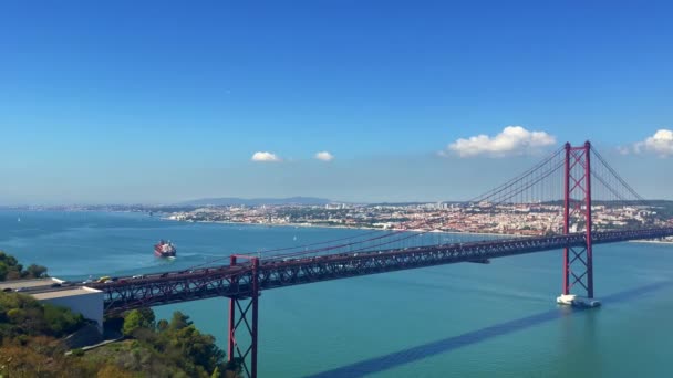 里斯本4月25日大桥全景 — 图库视频影像