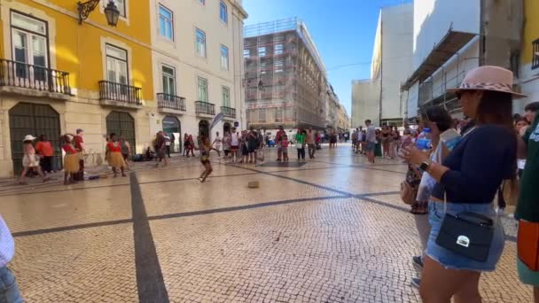 Genç Siyahi Afrikalı Kızlar Lizbon Augusta Caddesinde Dans Ediyorlar — Stok video