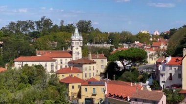 Belediyenin ve Sintra 'daki binaların panoramik manzarası 