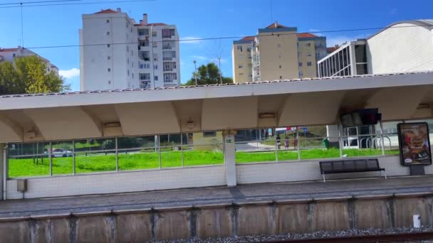 里斯本的Reboleira火车站空无一人 — 图库视频影像