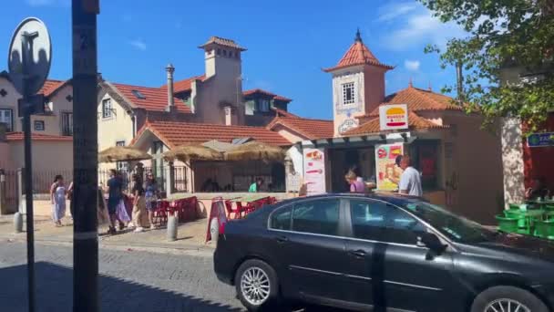 Touristes Marchant Sur Trottoir Ville Sintra Portugal — Video