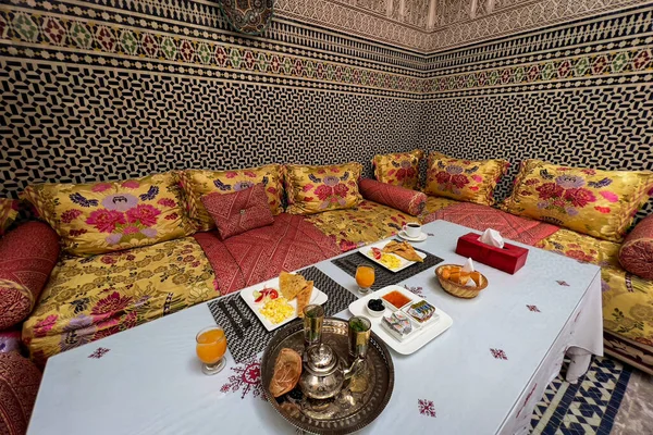 Desayuno Marroquí Servido Dentro Lujoso Riad Antigua Medina Fez — Foto de Stock