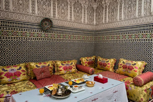 Desayuno Marroquí Servido Dentro Lujoso Riad Antigua Medina Fez —  Fotos de Stock