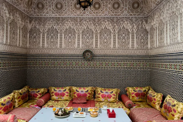 Petit Déjeuner Marocain Servi Dans Luxueux Riad Dans Ancienne Médina — Photo