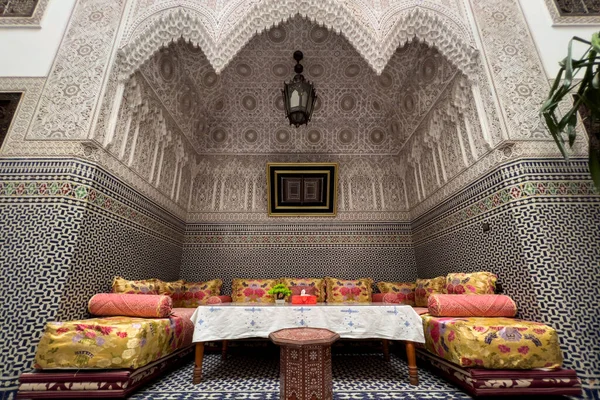 Sala Estar Tradicional Marroquí Dentro Antiguo Riad —  Fotos de Stock