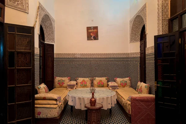 Sala Estar Tradicional Marroquí Dentro Antiguo Riad — Foto de Stock